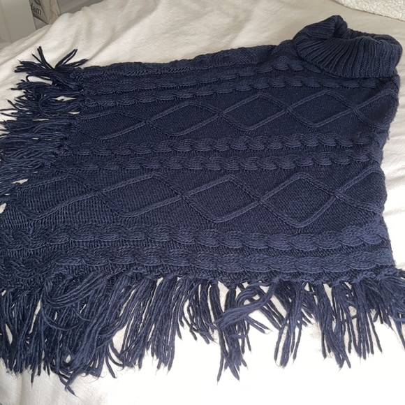 Forever 21 Cowl Neck Knit Fringe Poncho - Picture 5 of 7